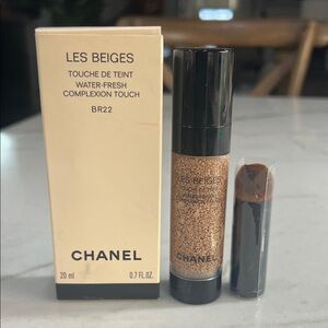 Chanel Les Beiges Water Fresh Complexion Touch BR22